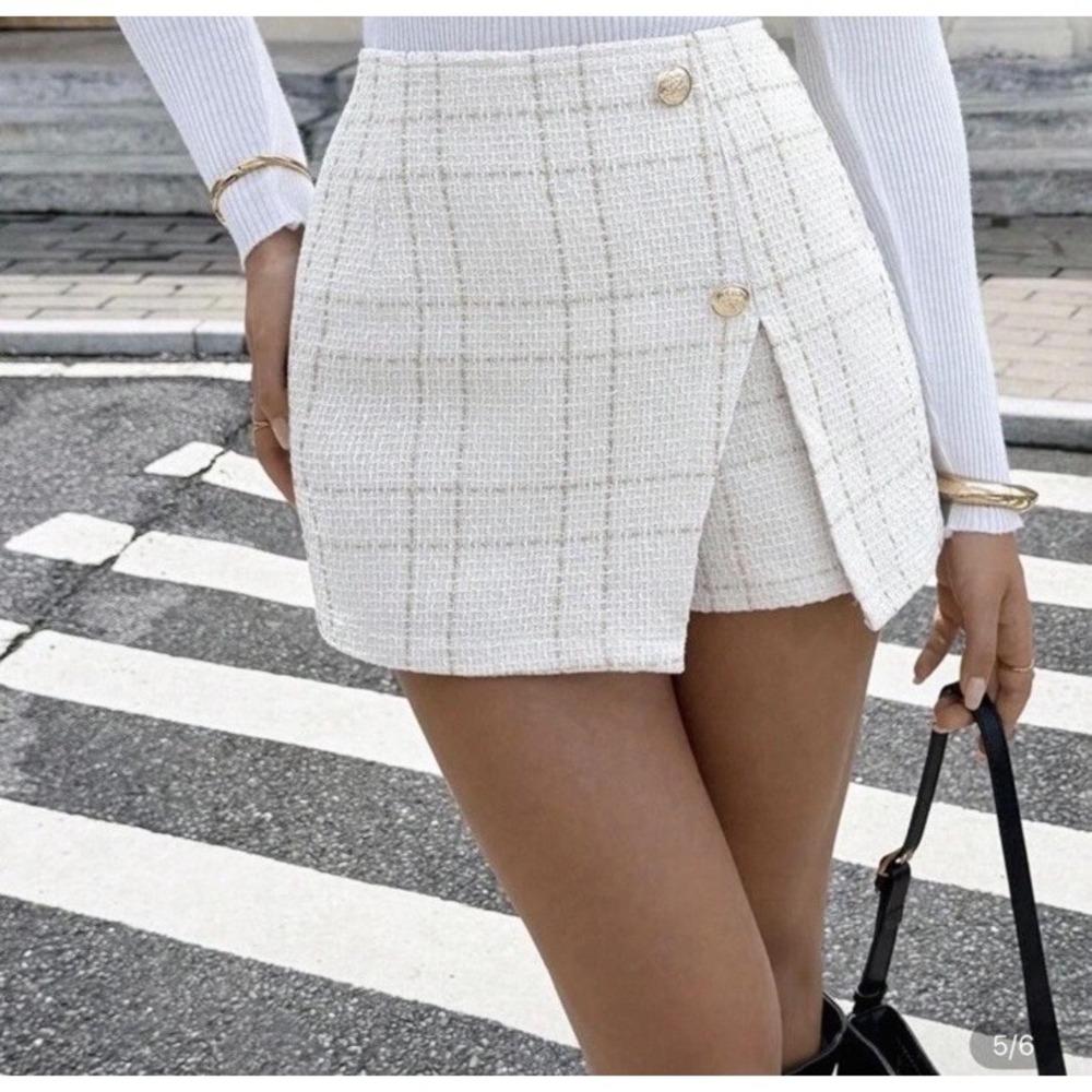 SHEIN Cream Gold Plaid Pattern Tweed Skort Sz XS Gold Button Preppy Academia 90s